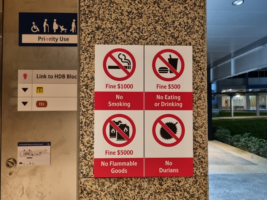 Một số biển cấm ở trạm MRT