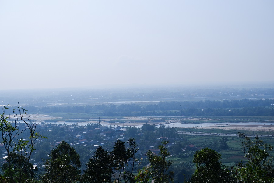 Sông Trà nhìn từ núi Thiên Ấn